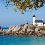 Voyage au cœur du Finistère sud : entre plages secrètes, marchés locaux et paysages préservés